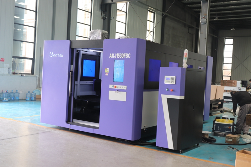 Máquina de corte de Metal por  - Industrial Fiber Laser Cutting Machine reseña y precio